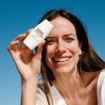 فلویید ضدآفتاب و رفع لک رنگی ایزدین SPF50  | پکینگ جدید - Image 3