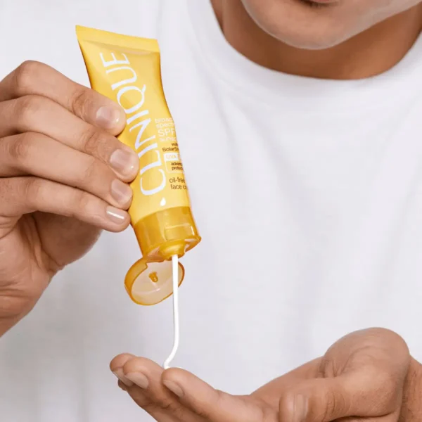 کرم ضدآفتاب کلینیک با spf 50 | حفاظت قوی و مانع پیری زودرس - Image 3